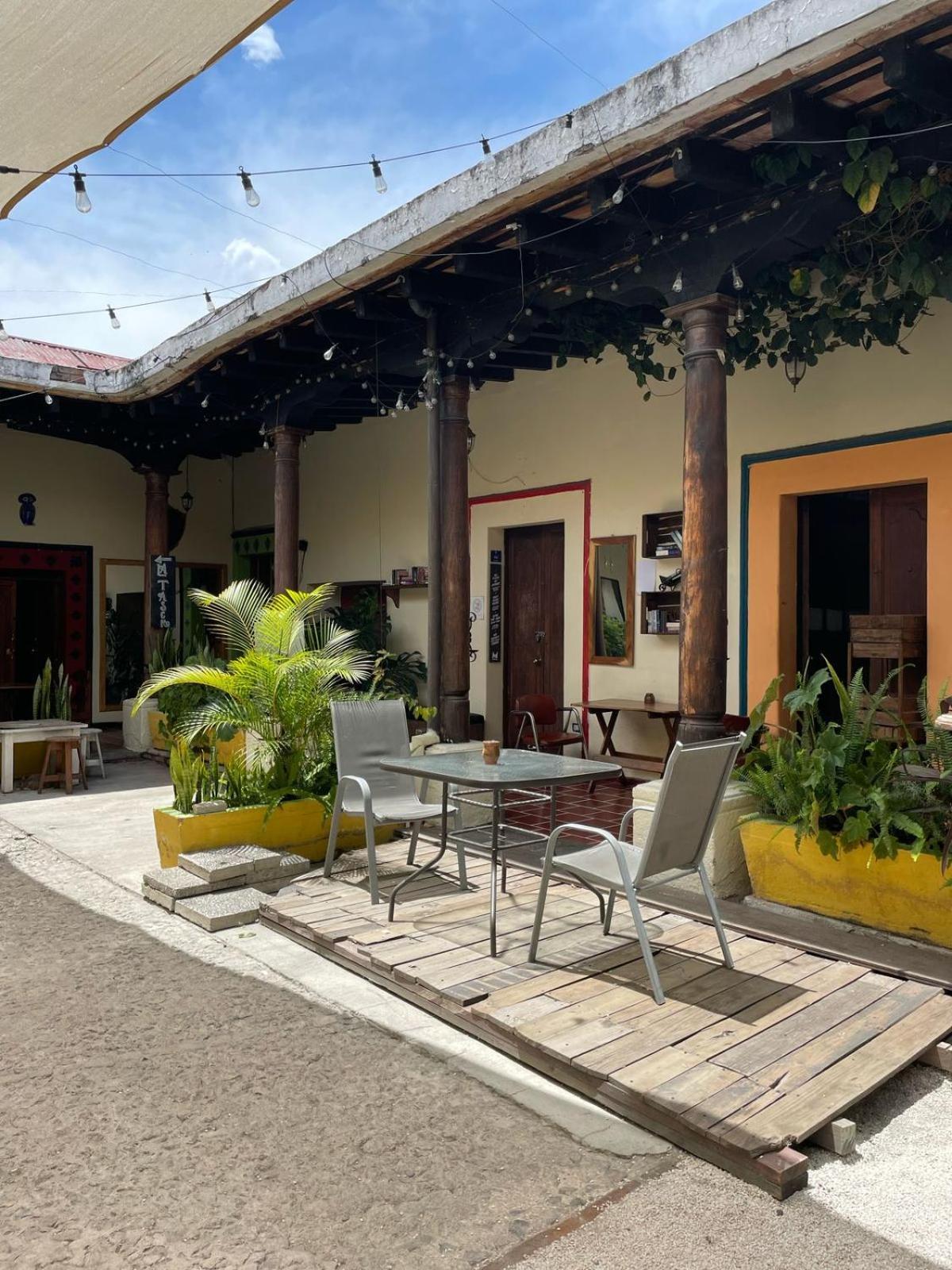 Volko Party Hostel Antigua Eksteriør bilde
